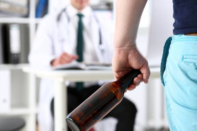 Чем опасно откладывать лечение наркомании или алкоголизма?
